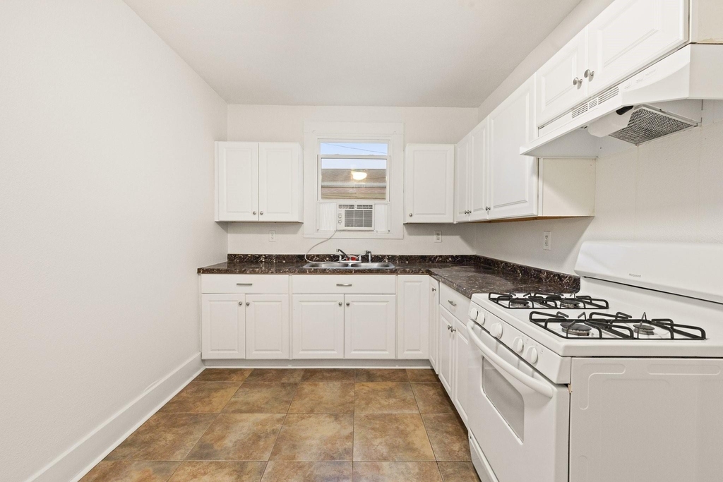 4728 Avenue R 1/2 - Photo 13