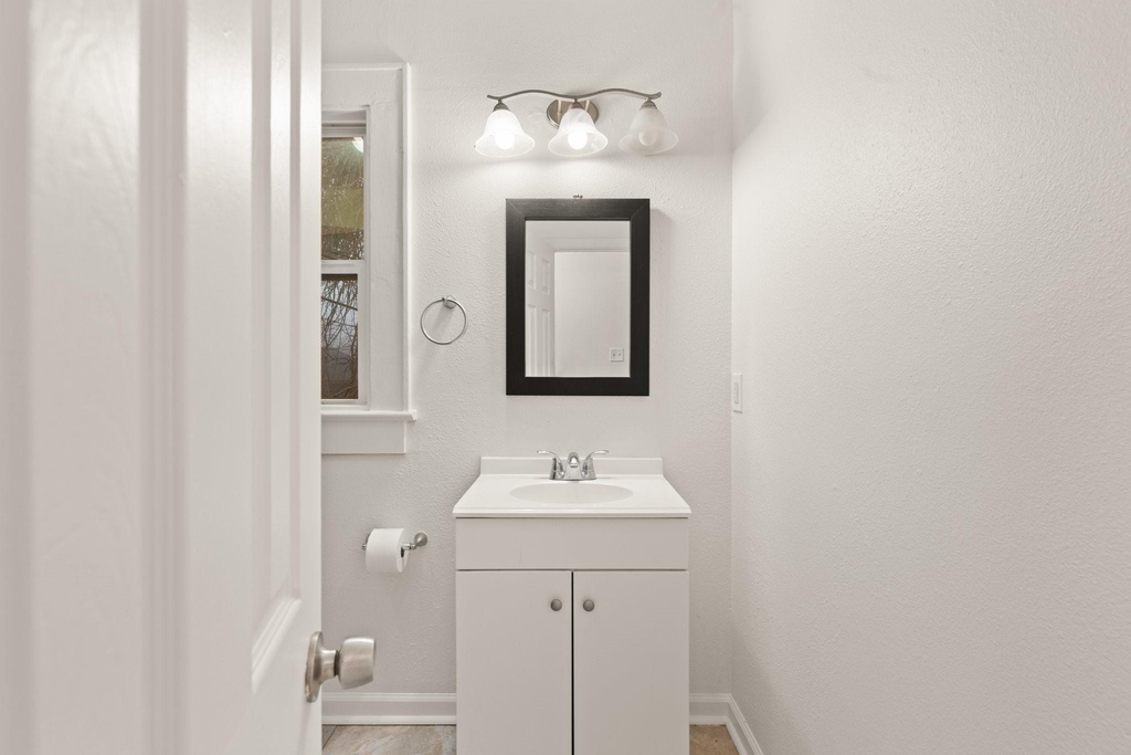 4728 Avenue R 1/2 - Photo 10