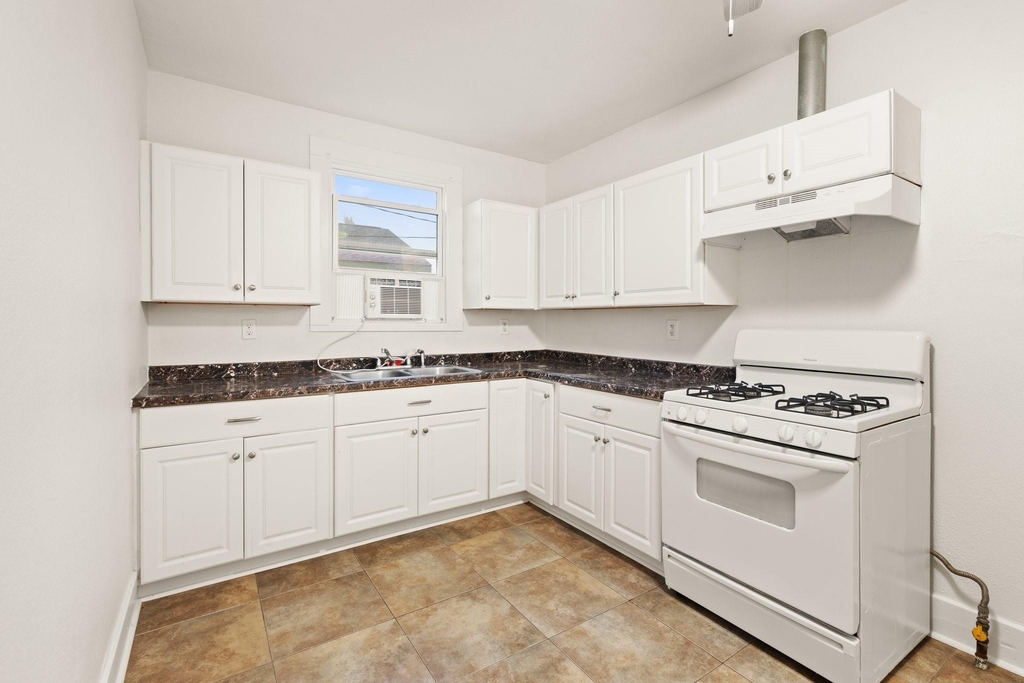4728 Avenue R 1/2 - Photo 12