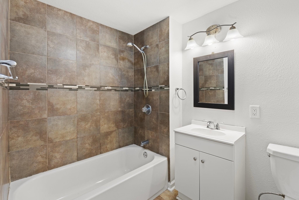 4728 Avenue R 1/2 - Photo 15