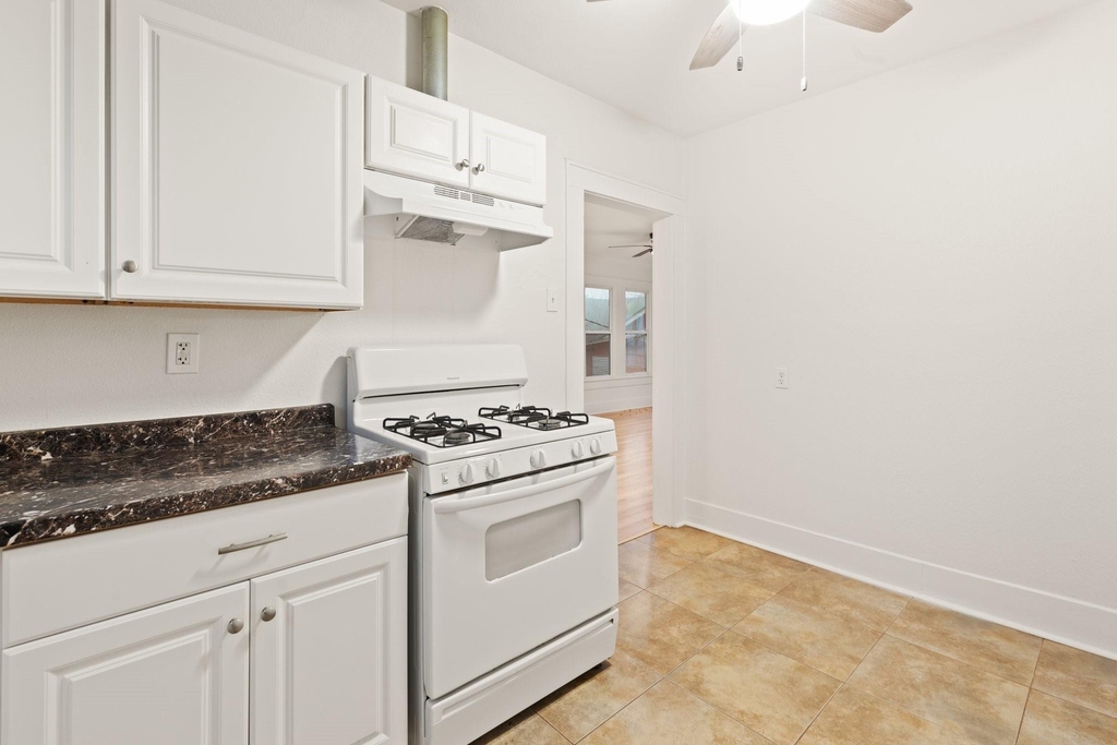 4728 Avenue R 1/2 - Photo 14