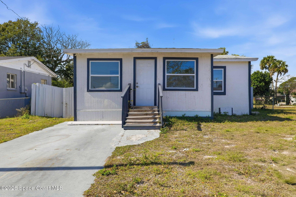 1610 Craig Avenue - Photo 0