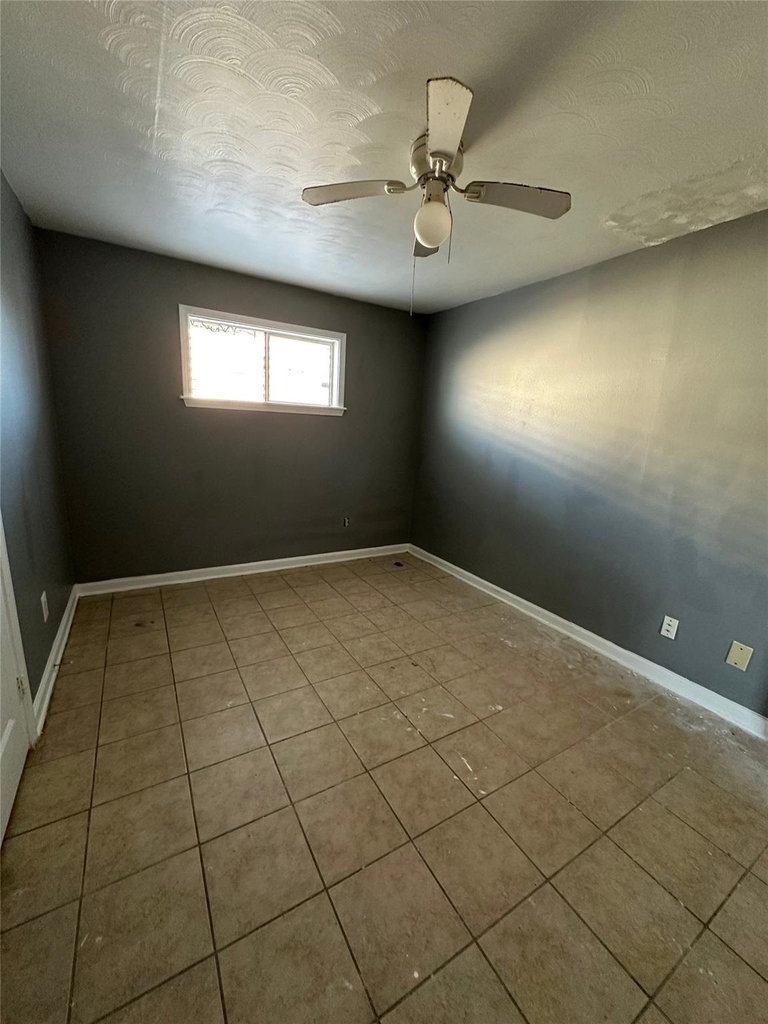 516 Holiday Drive - Photo 9