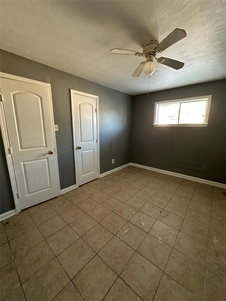 516 Holiday Drive - Photo 8