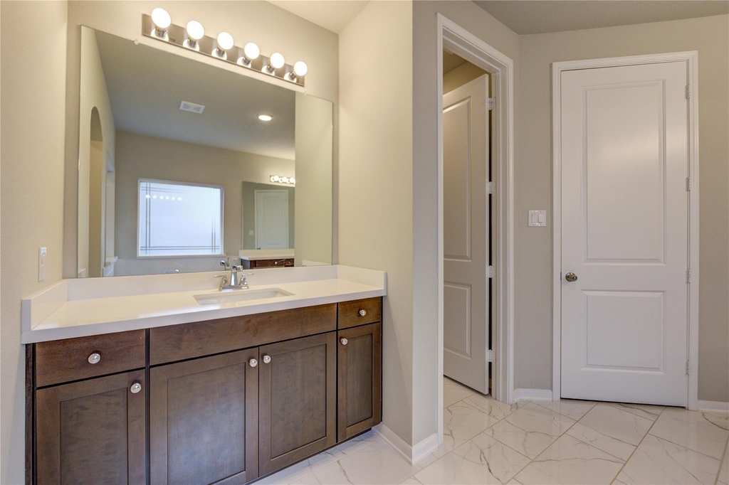 2727 Camellia Avenue - Photo 24