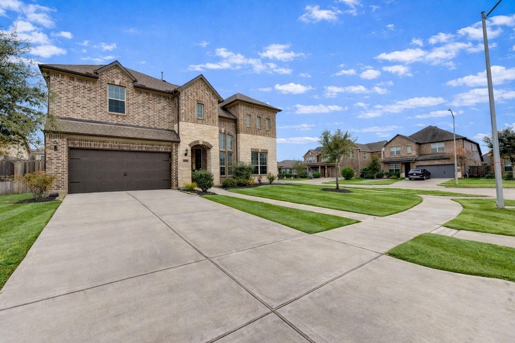 2727 Camellia Avenue - Photo 1