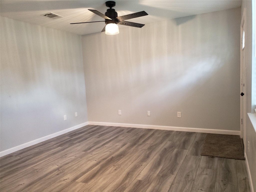 1503 Ryon Street - Photo 2