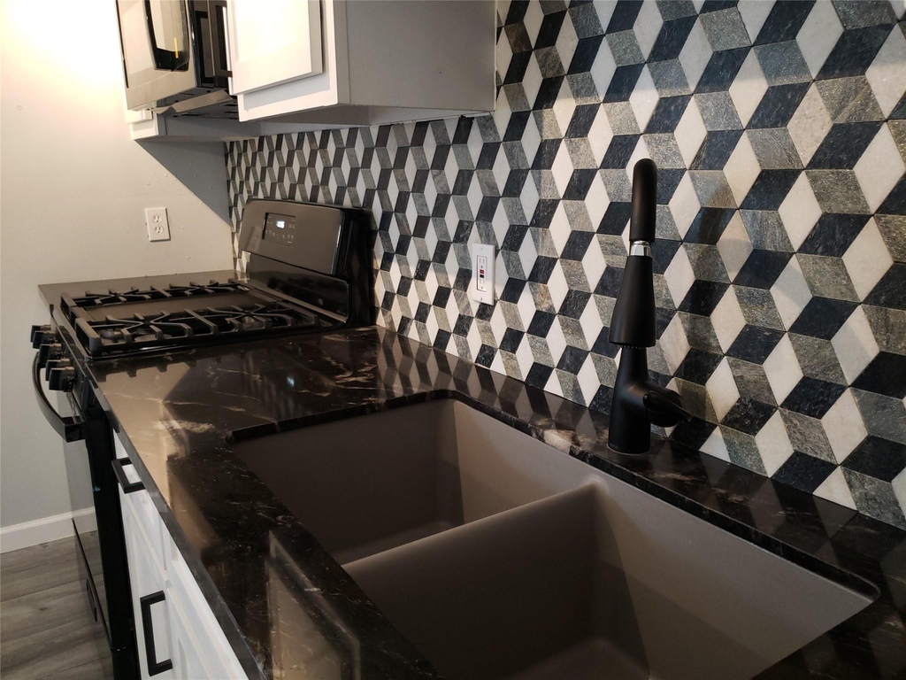 1503 Ryon Street - Photo 6