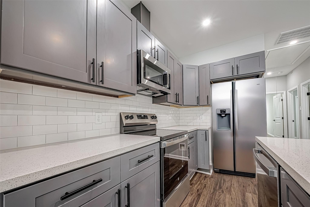 7234 Saint Augustine Street - Photo 8