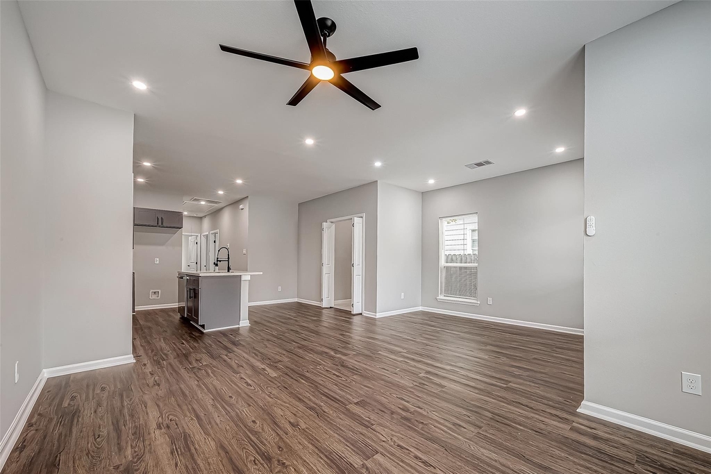 7234 Saint Augustine Street - Photo 4