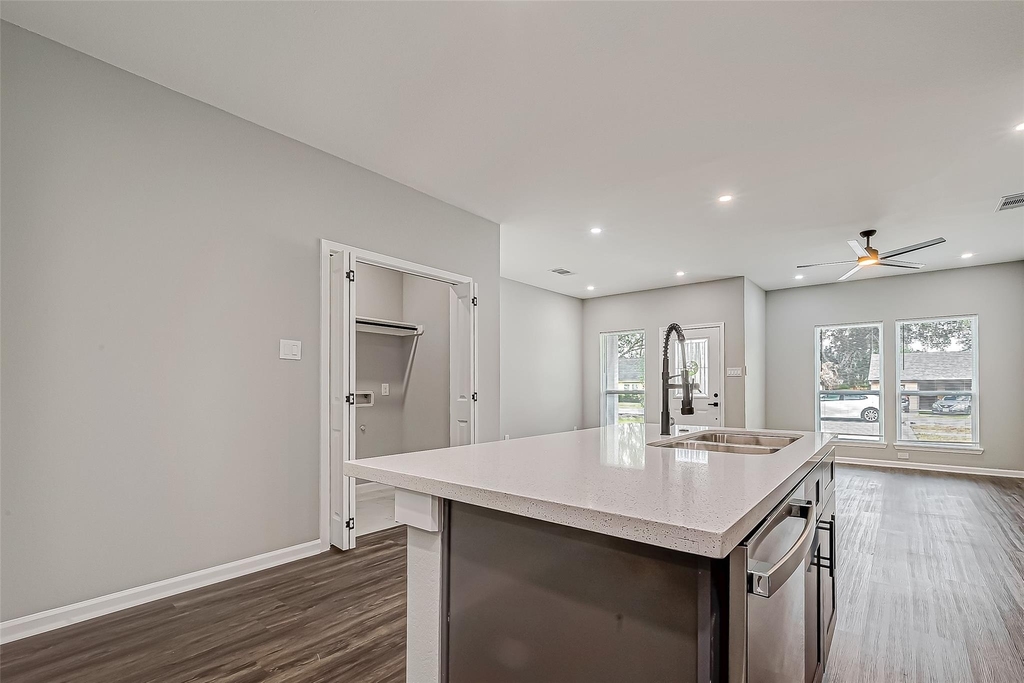 7234 Saint Augustine Street - Photo 15