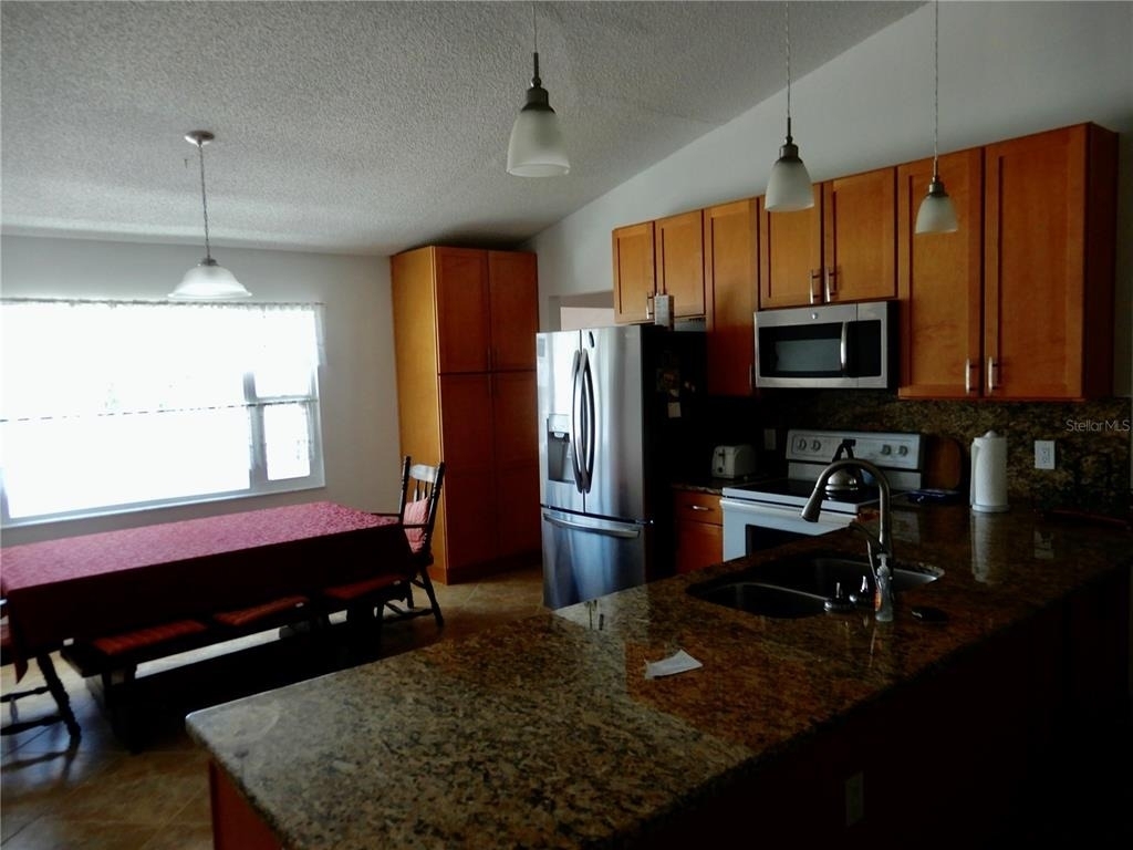 853 2nd Avenue S - Photo 3