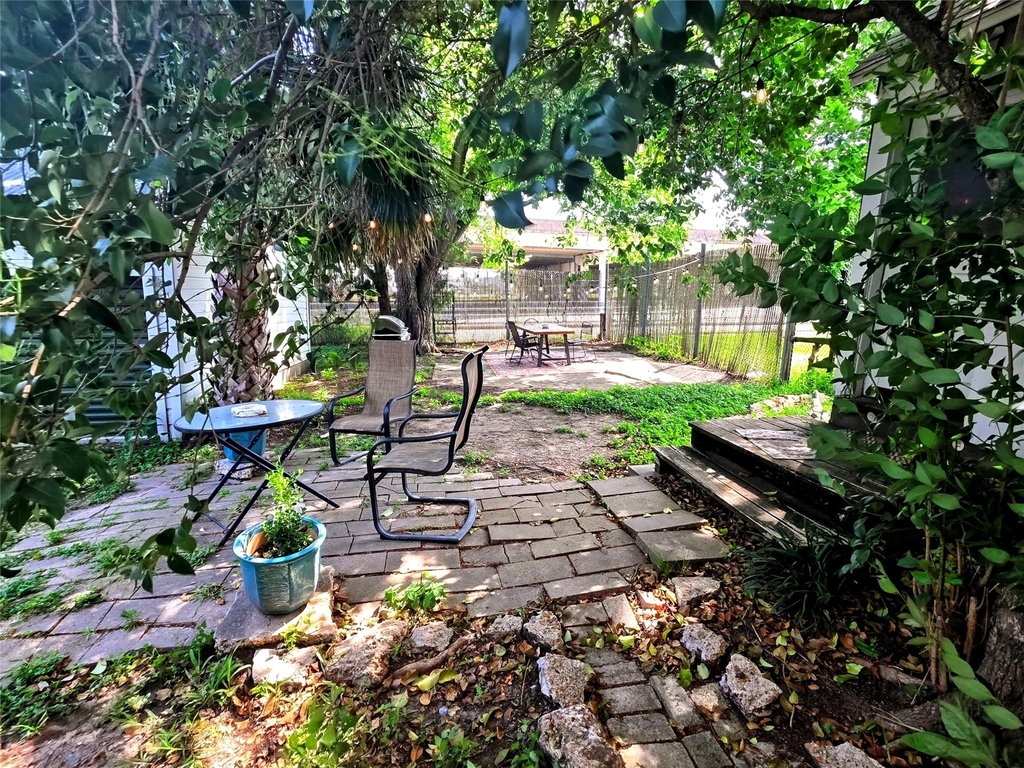 1552 Lombardy Street - Photo 6