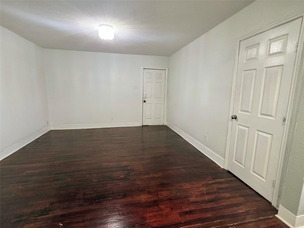 1552 Lombardy Street - Photo 2