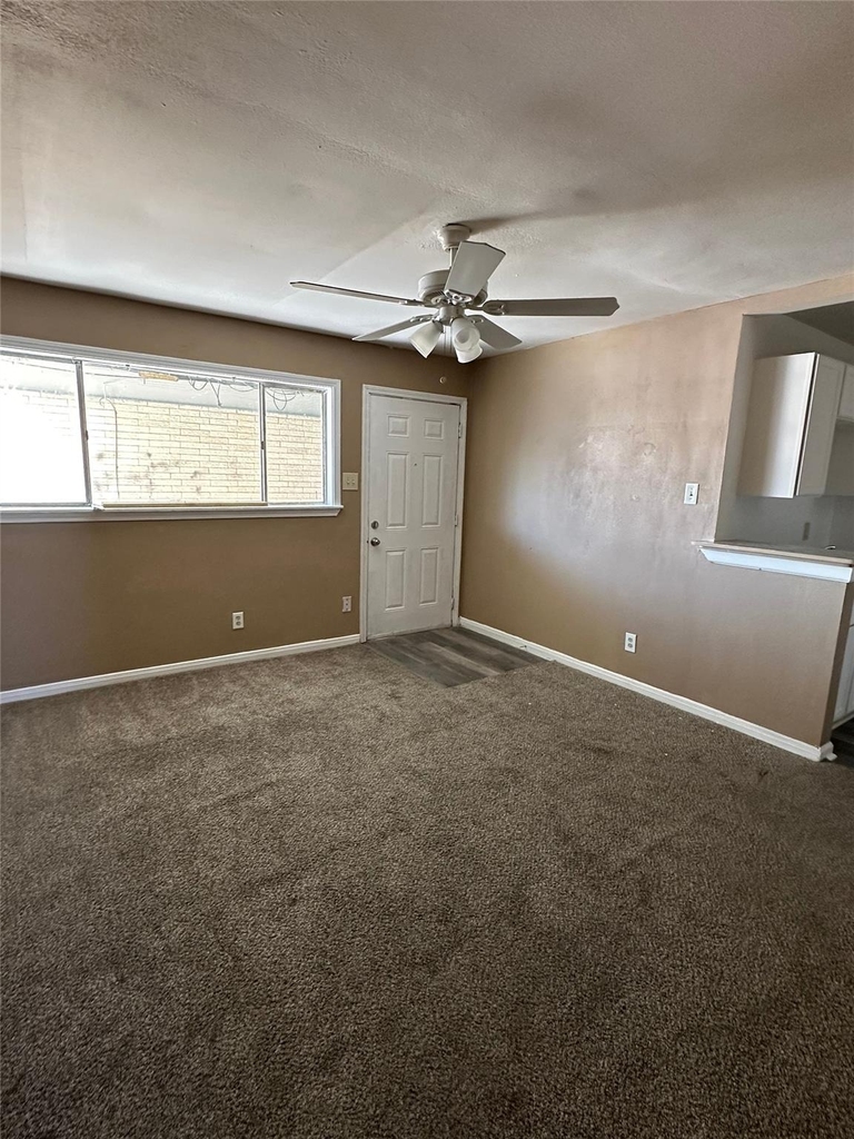 516 Holiday Drive - Photo 8