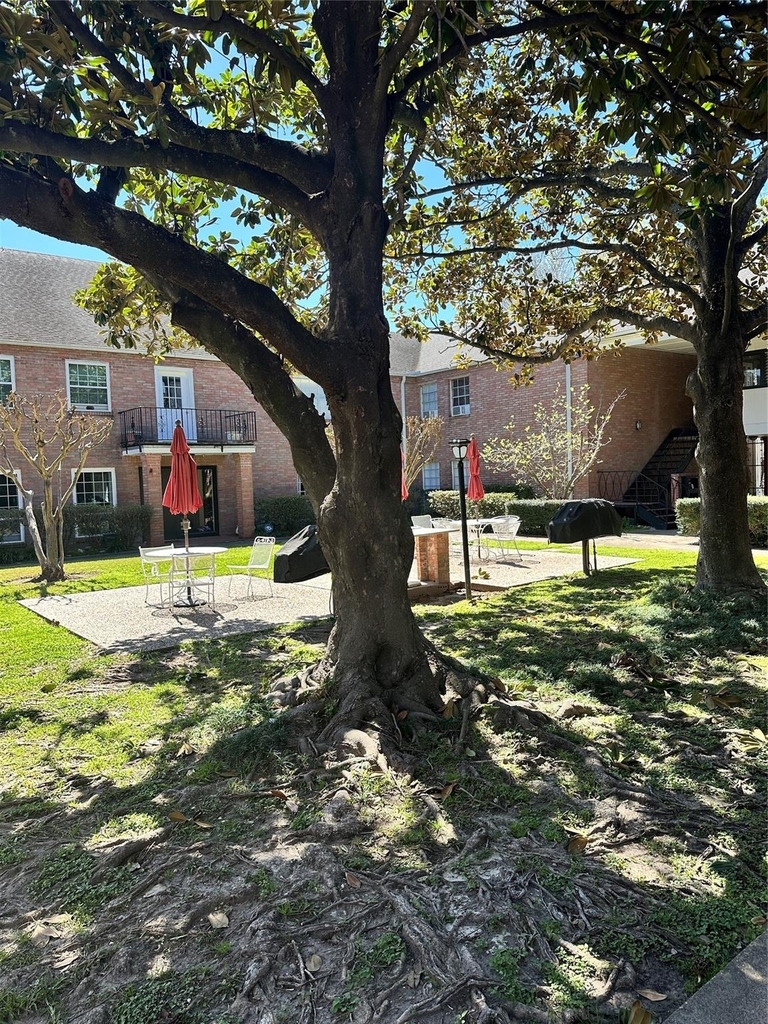 2711 Briarhurst Drive - Photo 3