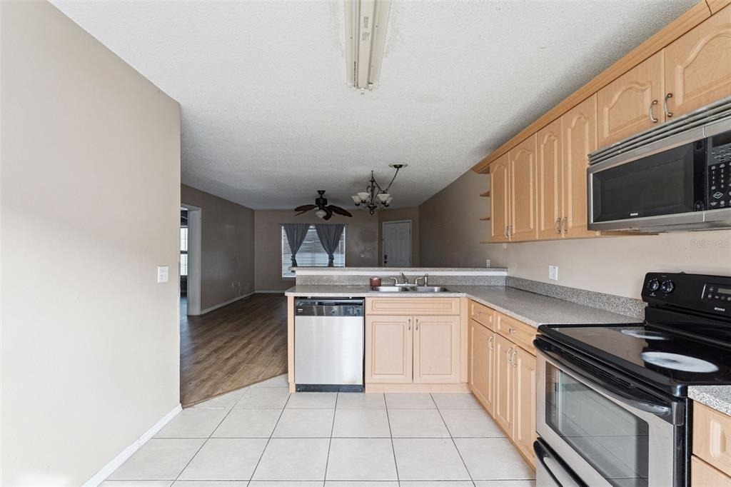3651 N Goldenrod Road - Photo 10