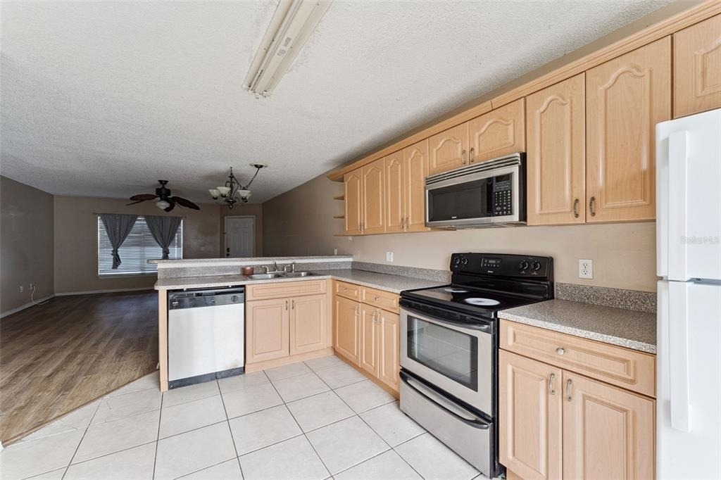 3651 N Goldenrod Road - Photo 9
