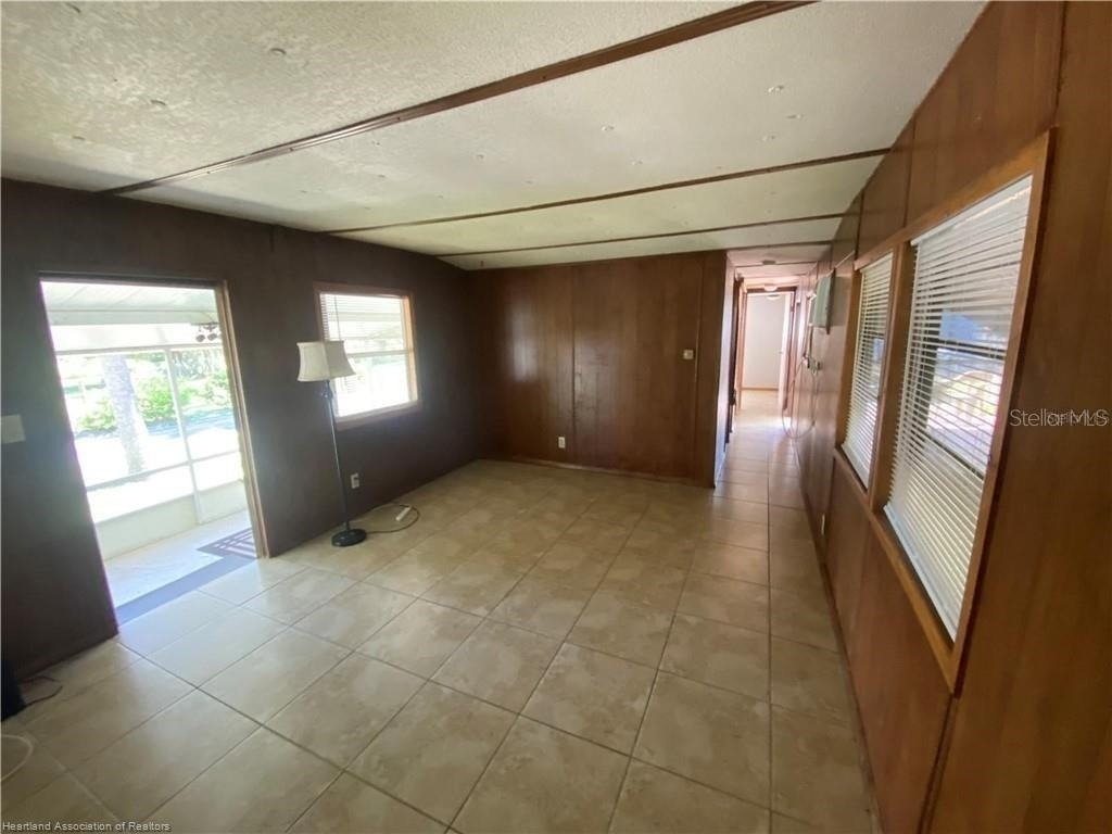 1526 Fort Meade Road - Photo 5