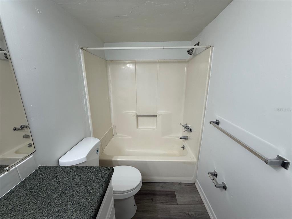 1035 Sw 9th Street - Photo 9