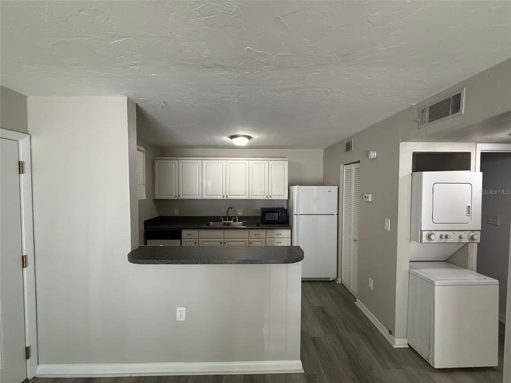 1035 Sw 9th Street - Photo 1