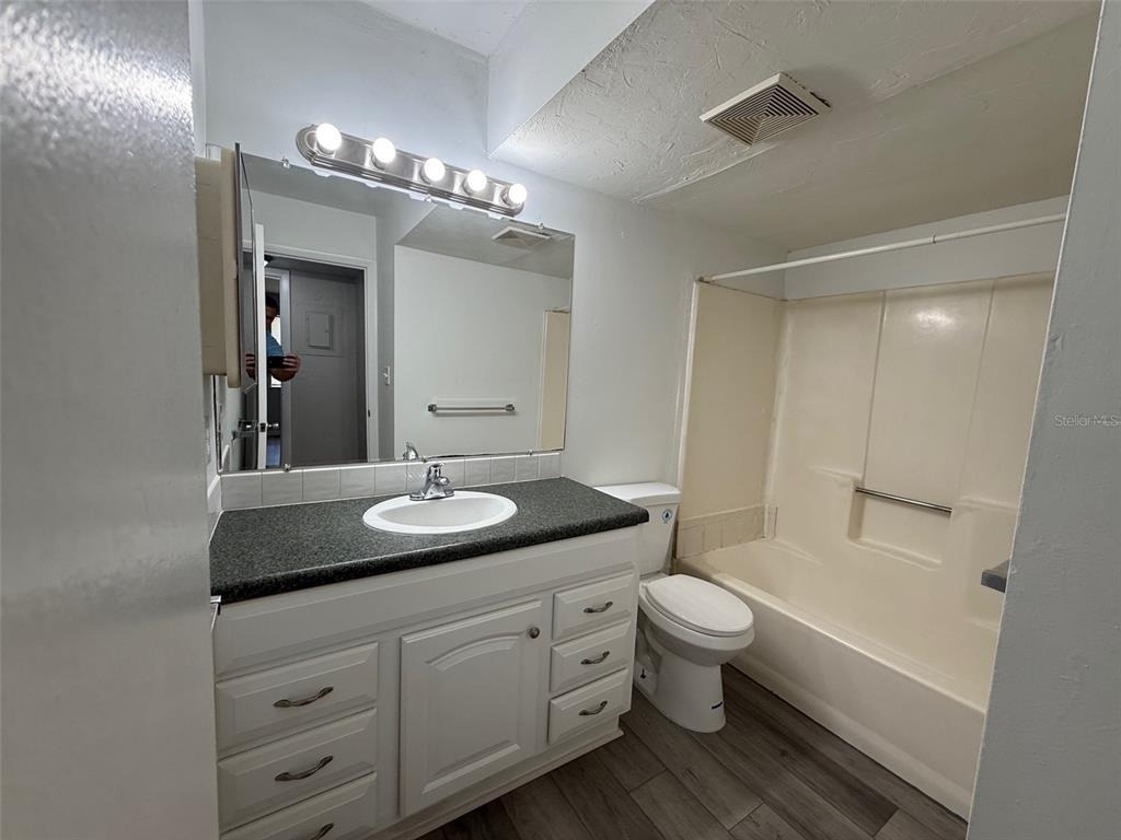 1035 Sw 9th Street - Photo 8