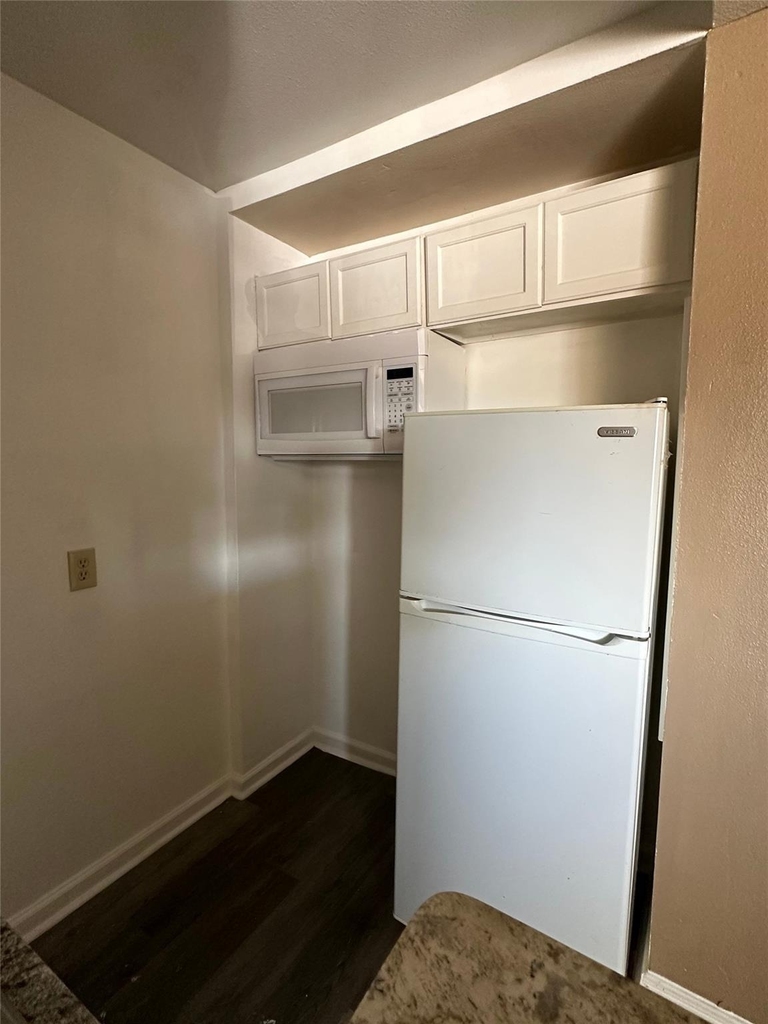 516 Holiday Drive - Photo 10