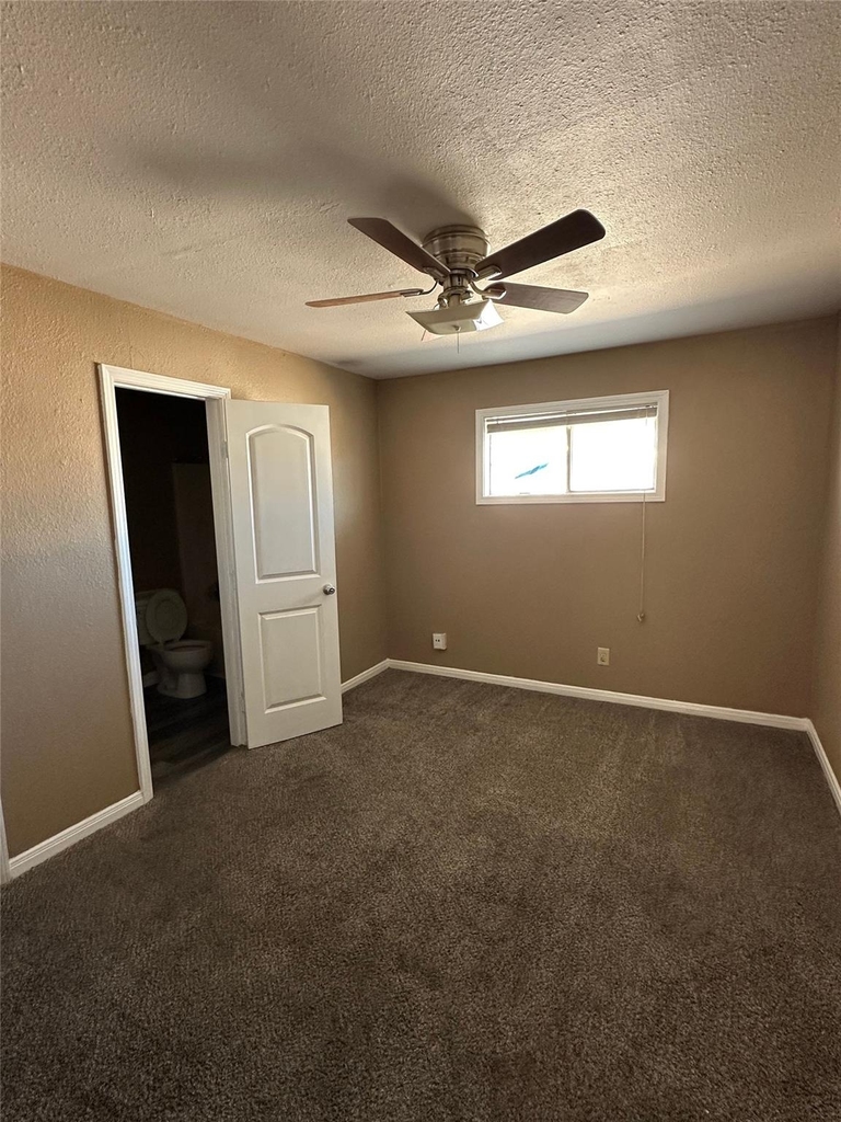 516 Holiday Drive - Photo 5