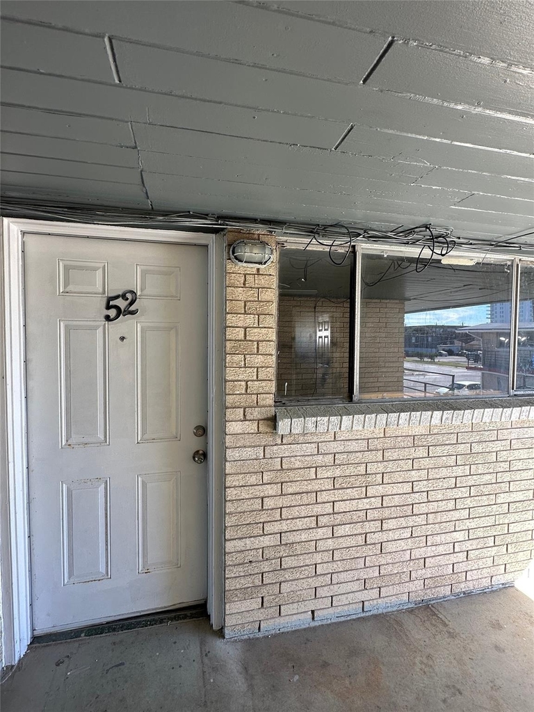 516 Holiday Drive - Photo 2
