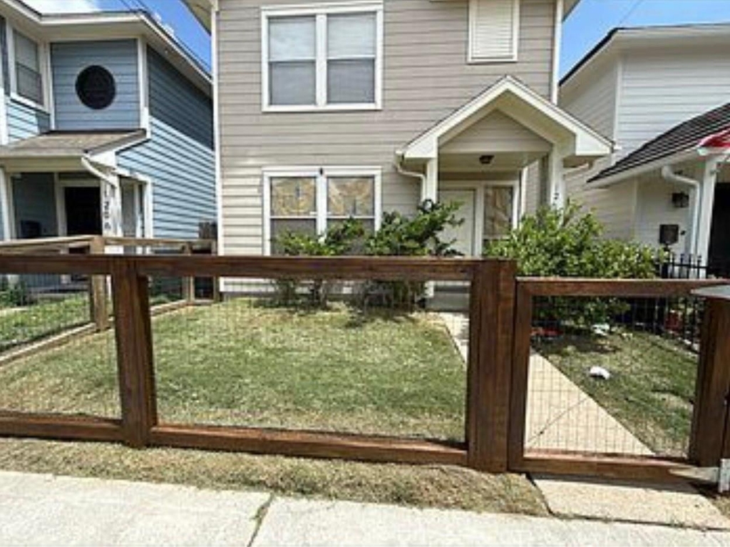 1204 Andrews Street - Photo 0