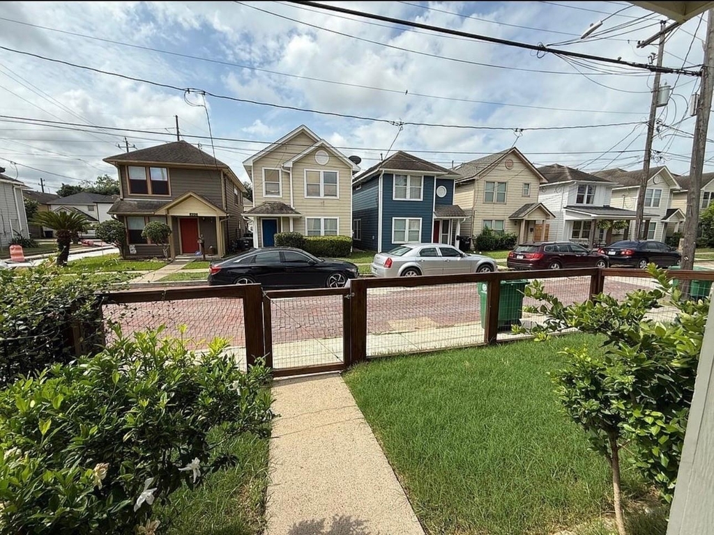 1204 Andrews Street - Photo 18