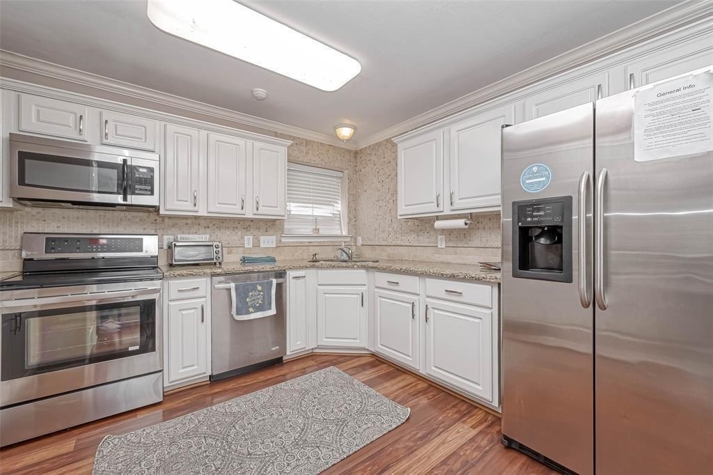1204 Andrews Street - Photo 4