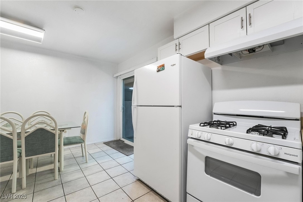 4302 Lynnann Drive - Photo 8