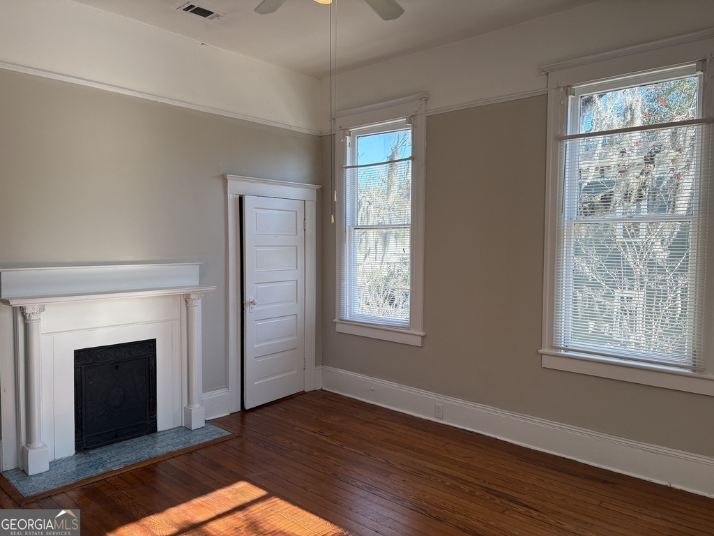 836 E Henry Street - Photo 11