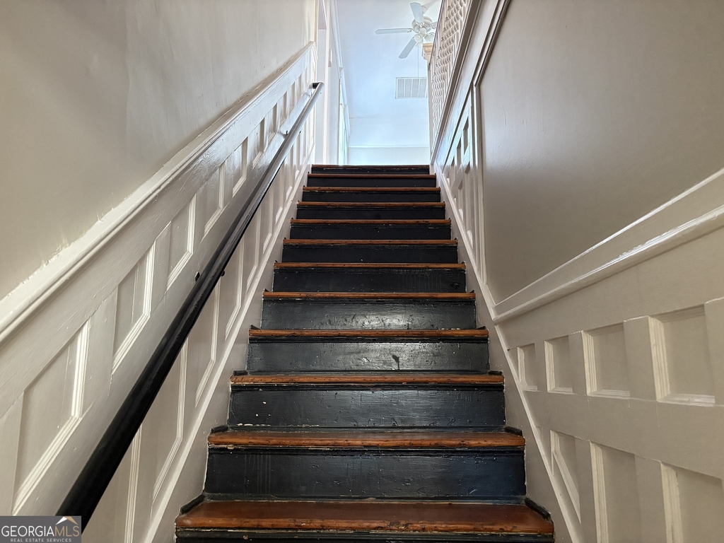 836 E Henry Street - Photo 3