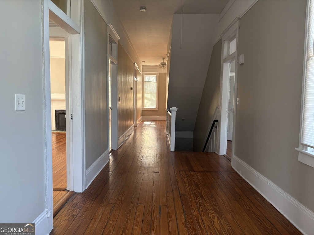 836 E Henry Street - Photo 9