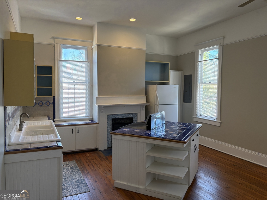 836 E Henry Street - Photo 23