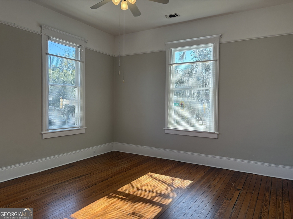 836 E Henry Street - Photo 10
