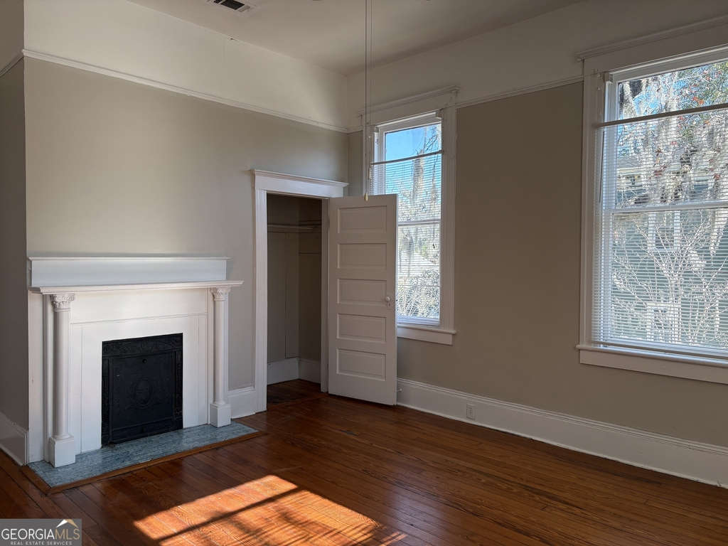 836 E Henry Street - Photo 12
