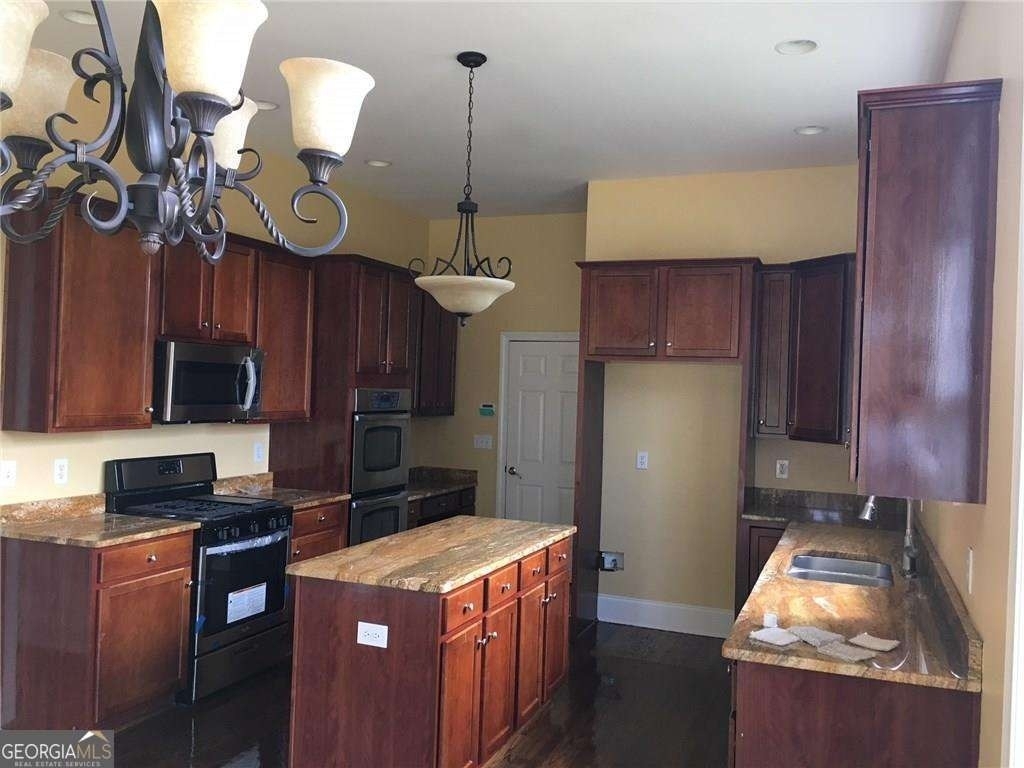 5575 Toccoa Drive - Photo 4