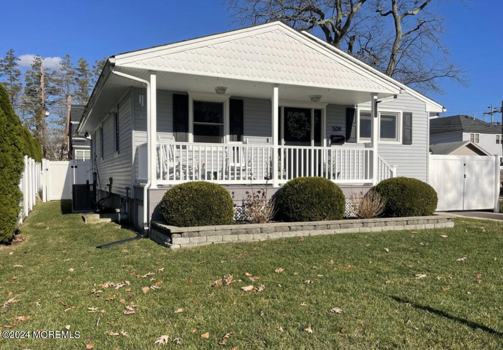 509 Laurel Avenue - Photo 0