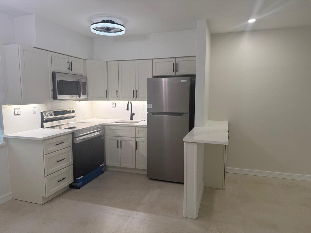 2725 Middle River Drive - Photo 3