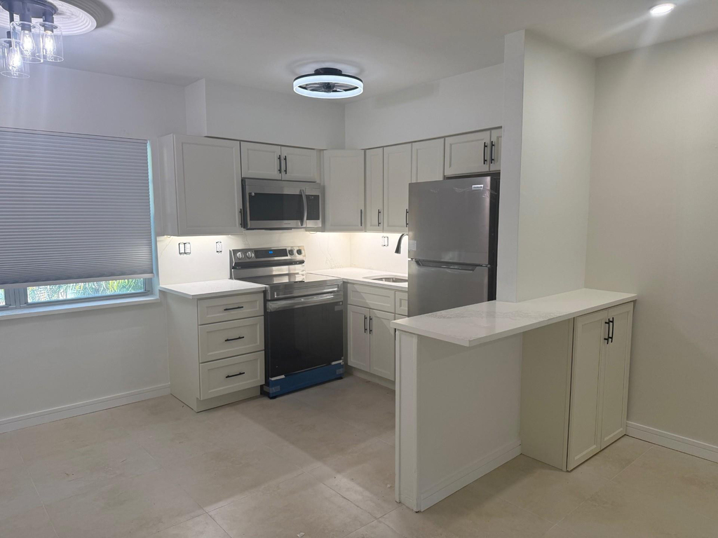 2725 Middle River Drive - Photo 2