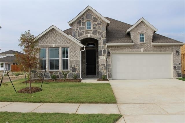 1821 Briar Rose Drive - Photo 0