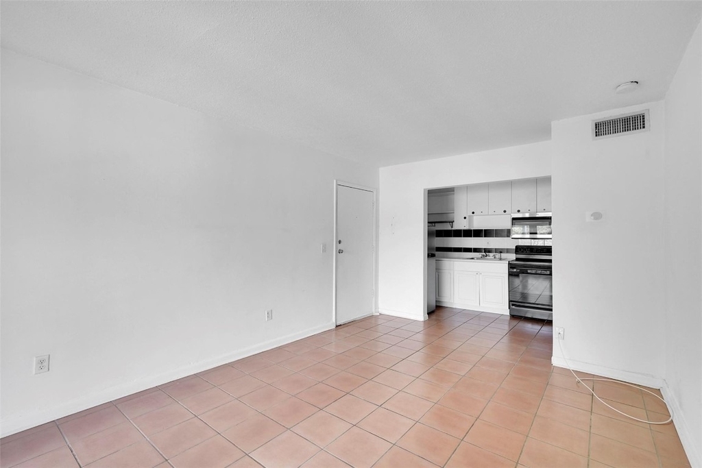 1005 Sw 15th Avenue - Photo 8