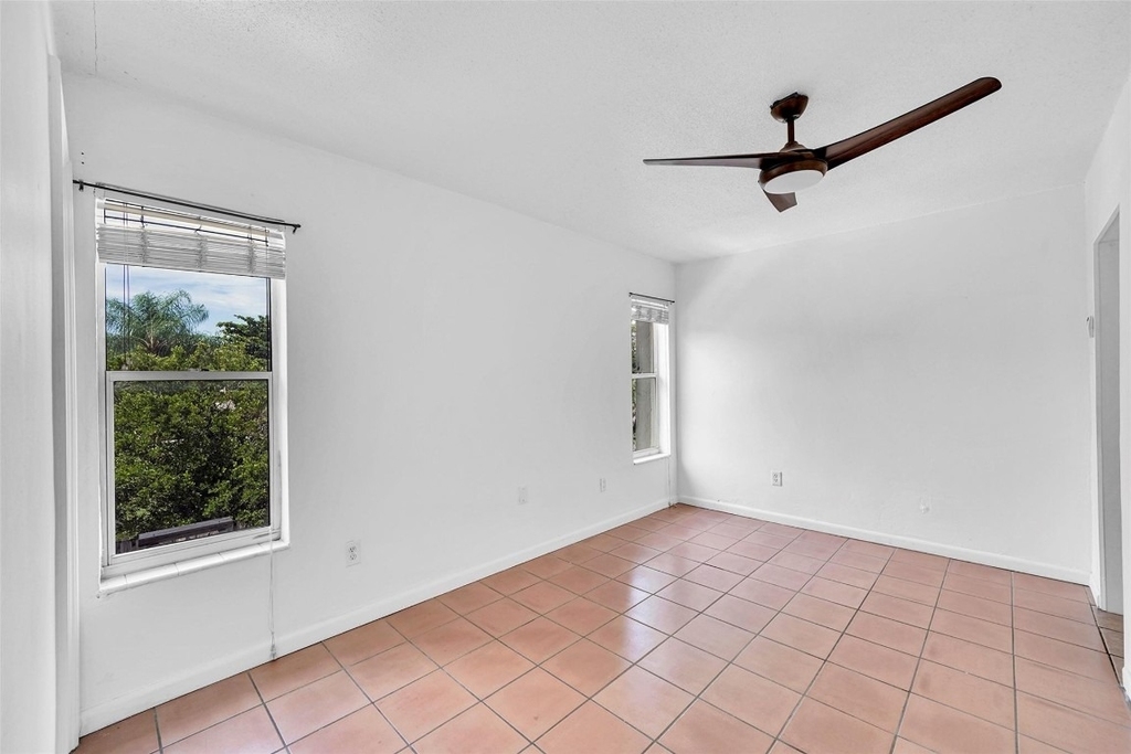 1005 Sw 15th Avenue - Photo 15