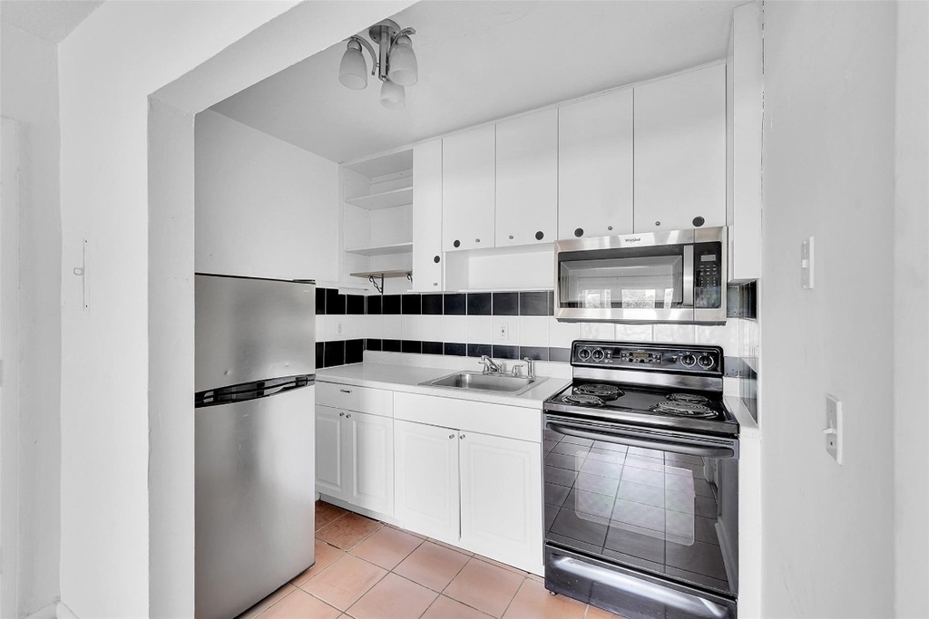 1005 Sw 15th Avenue - Photo 10