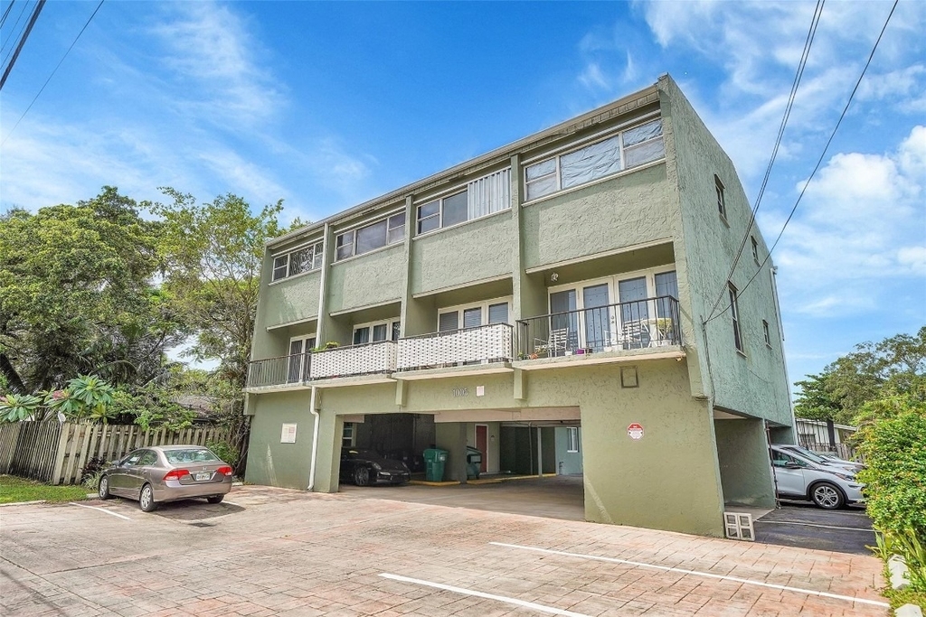 1005 Sw 15th Avenue - Photo 0