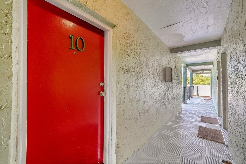 1005 Sw 15th Avenue - Photo 4