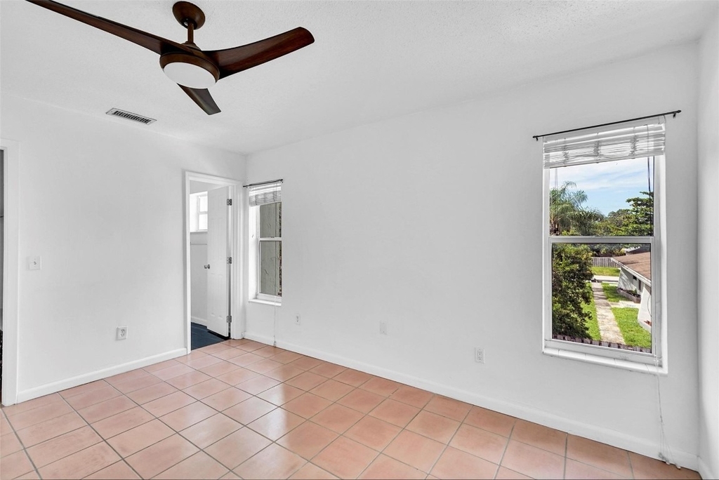 1005 Sw 15th Avenue - Photo 12